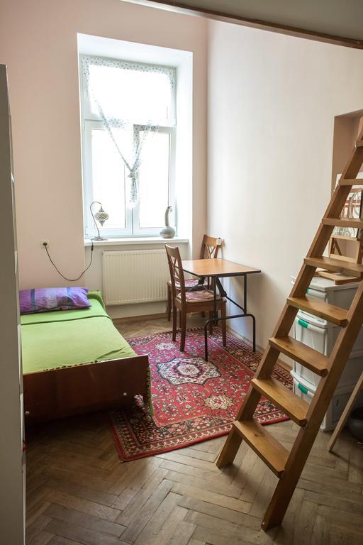 Magic Bus Hostel Λβιβ Δωμάτιο φωτογραφία